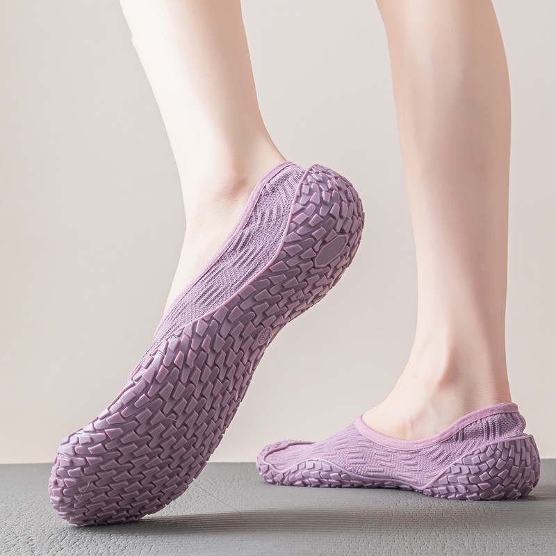 Antislip yogaschoenen voor dam - Pilates Yoga And Barre recensie en prijs